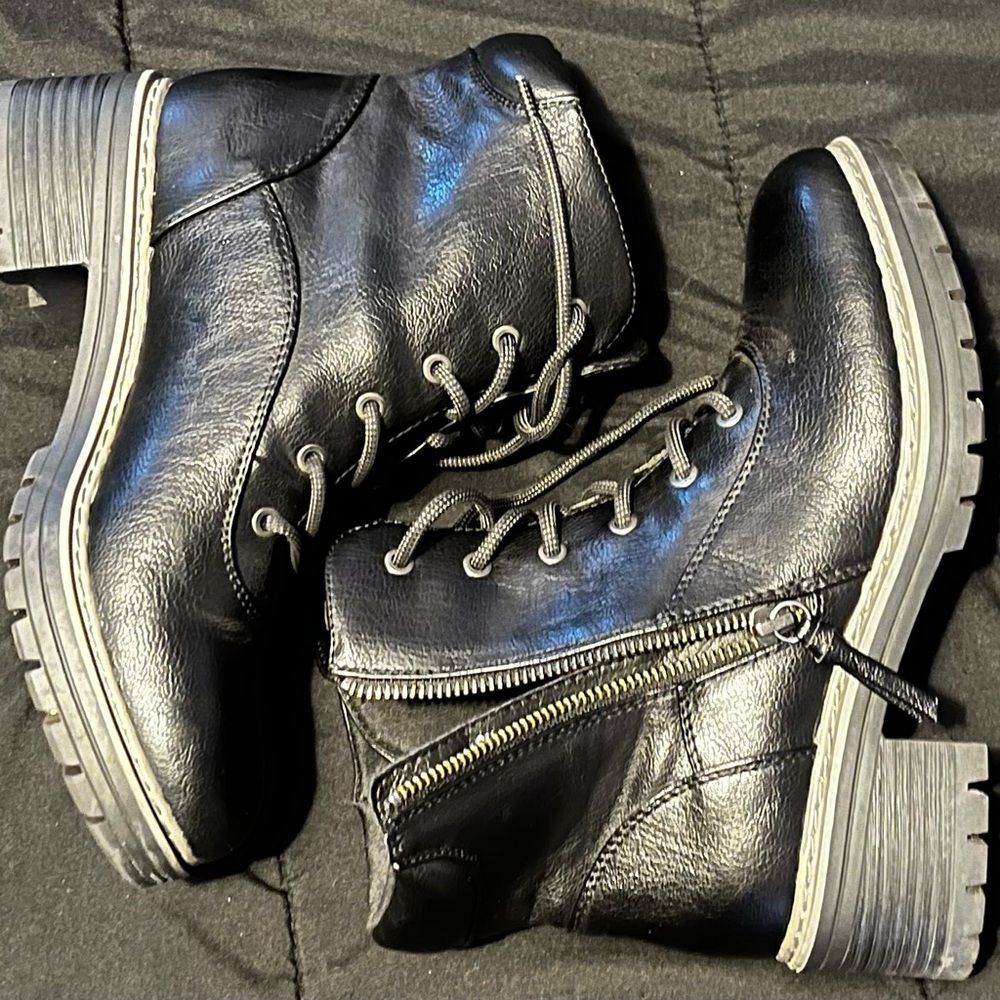 Black Women’s Boots